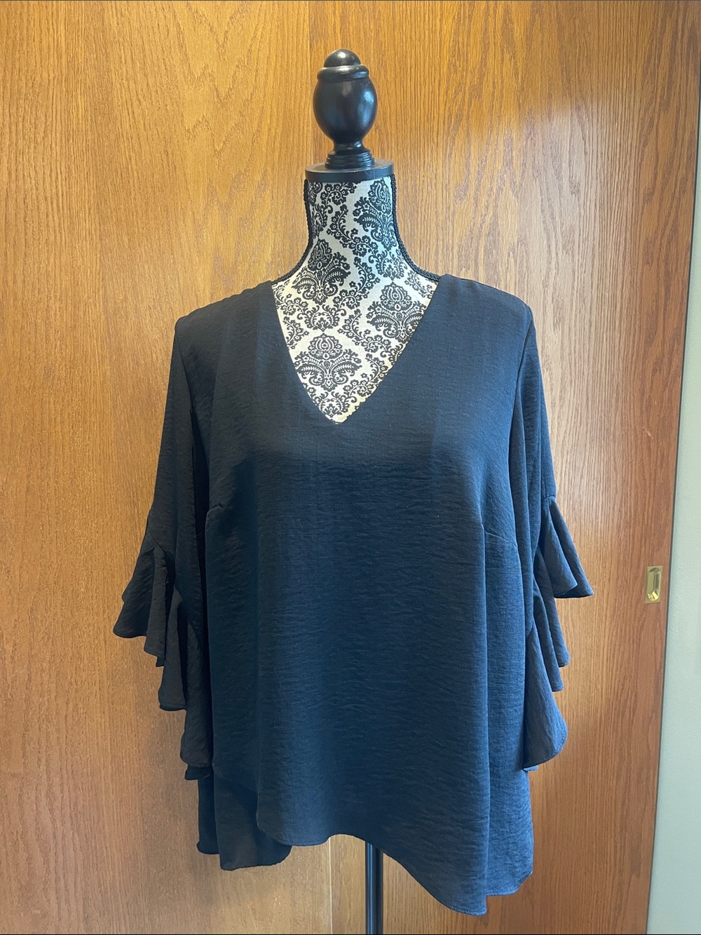Vince Camuto Black V-Neck Ruffle Sleeve Tunic
